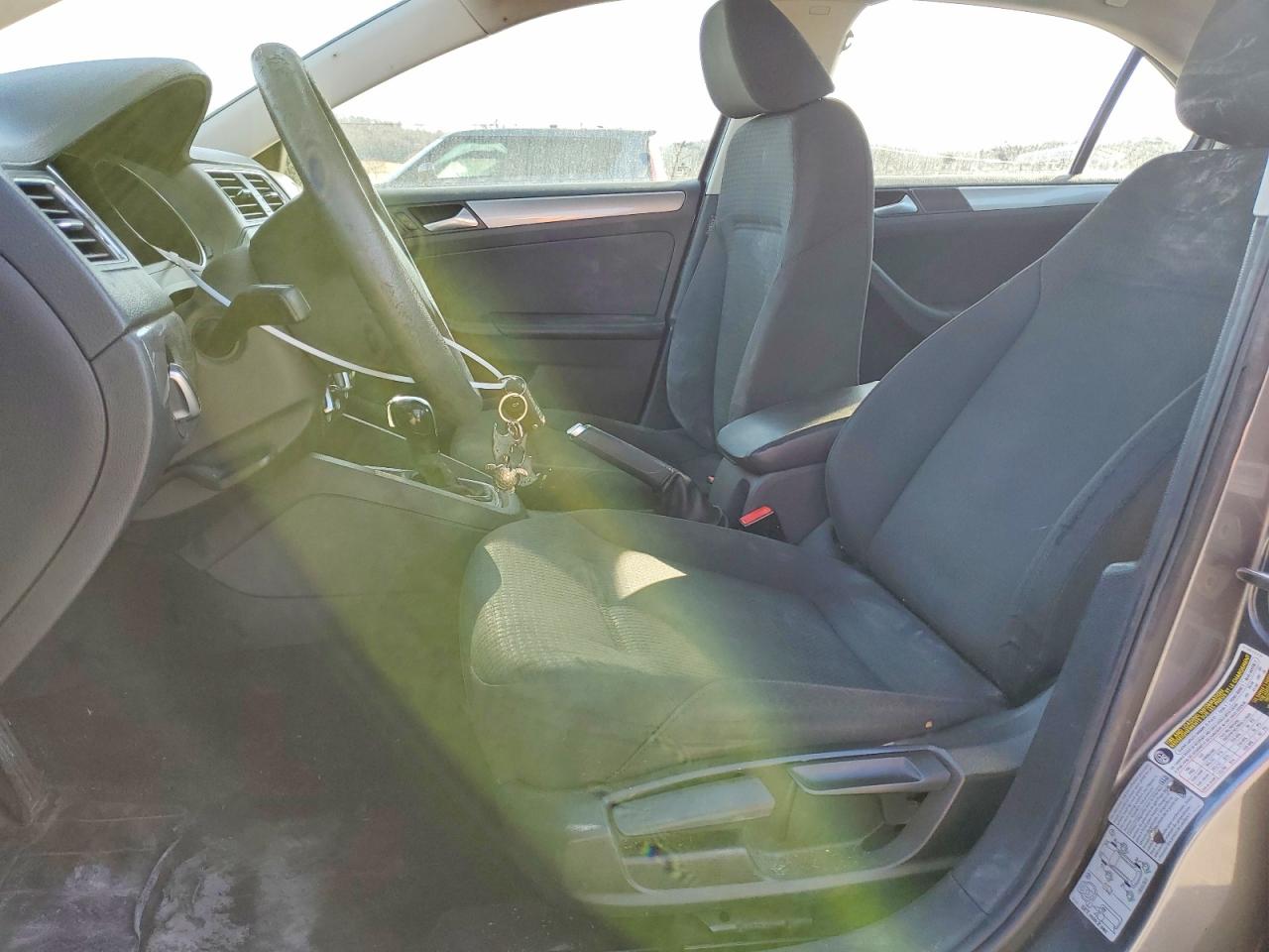 2015 VOLKSWAGEN JETTA SE photo 7