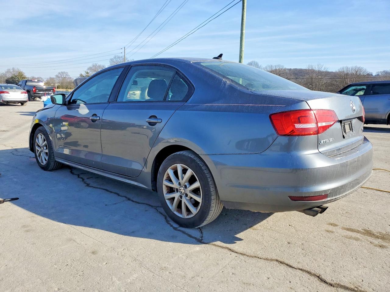 2015 VOLKSWAGEN JETTA SE photo 2
