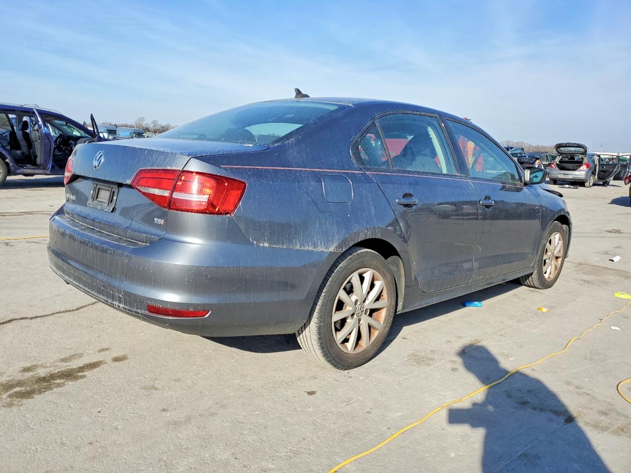 2015 VOLKSWAGEN JETTA SE photo 3
