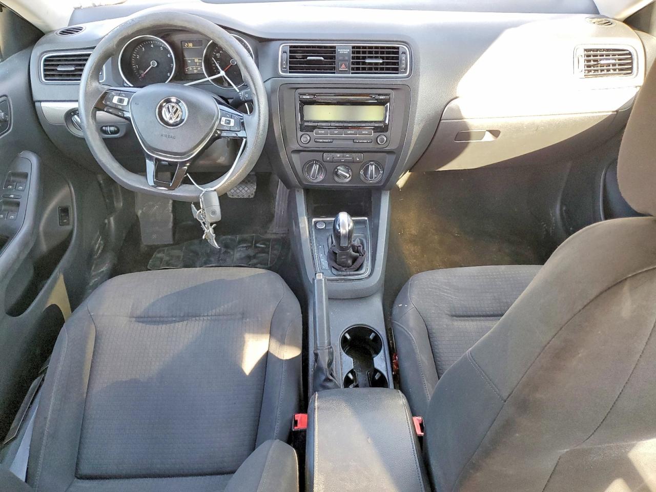 2015 VOLKSWAGEN JETTA SE photo 8
