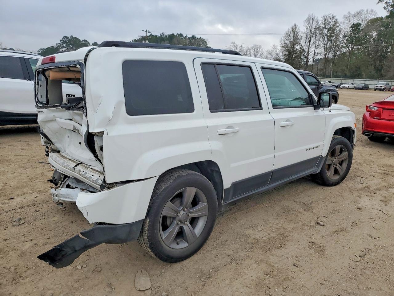 2014 JEEP PATRIOT LATITUDE photo 3