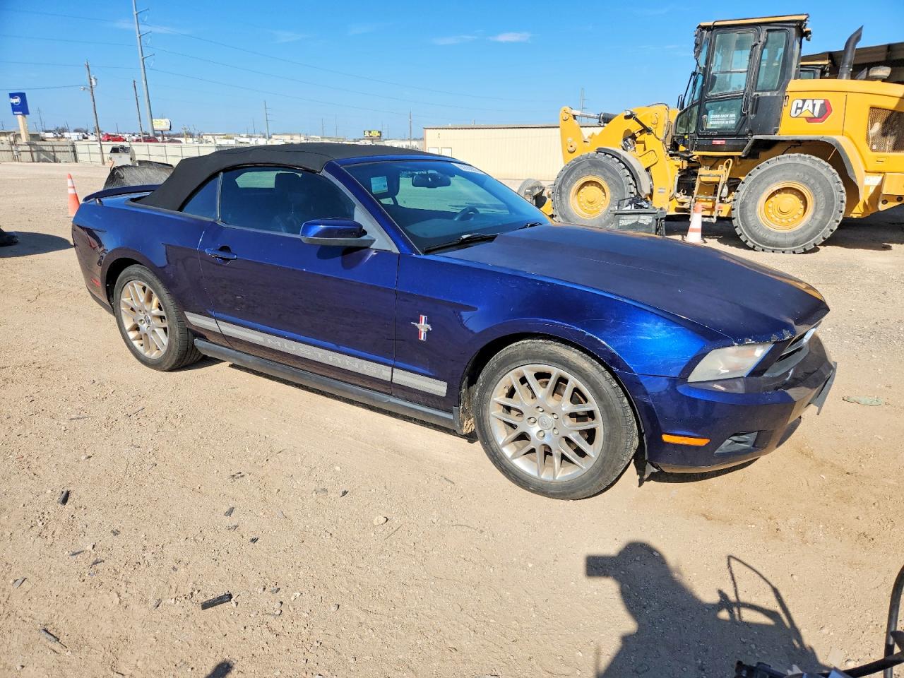 2012 FORD MUSTANG photo 4
