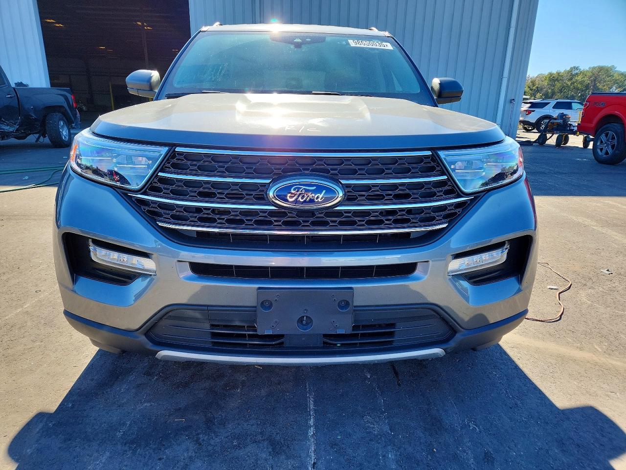 2024 FORD EXPLORER XLT photo 5
