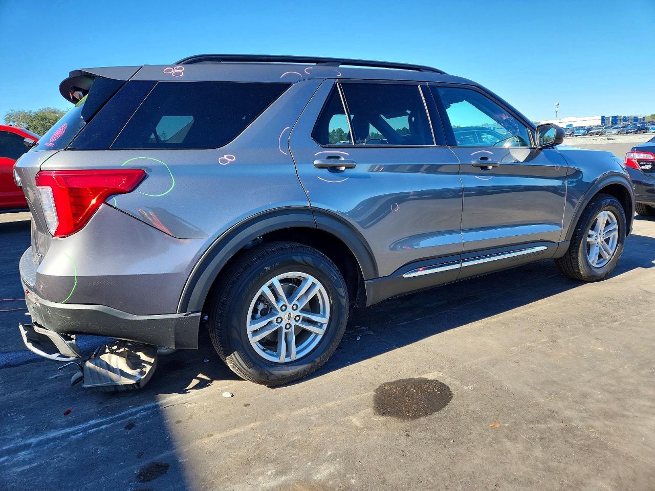 2024 FORD EXPLORER XLT photo 3