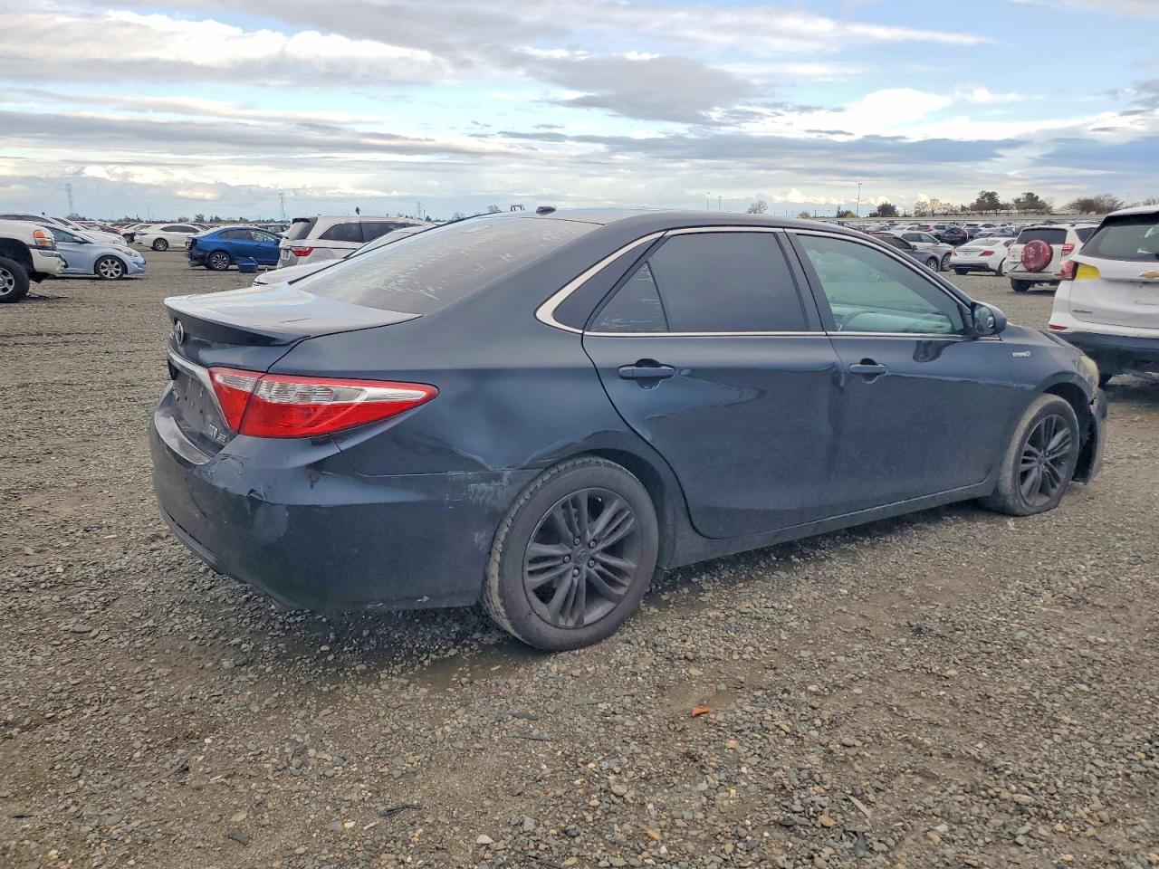 2016 TOYOTA CAMRY HYBRID photo 3