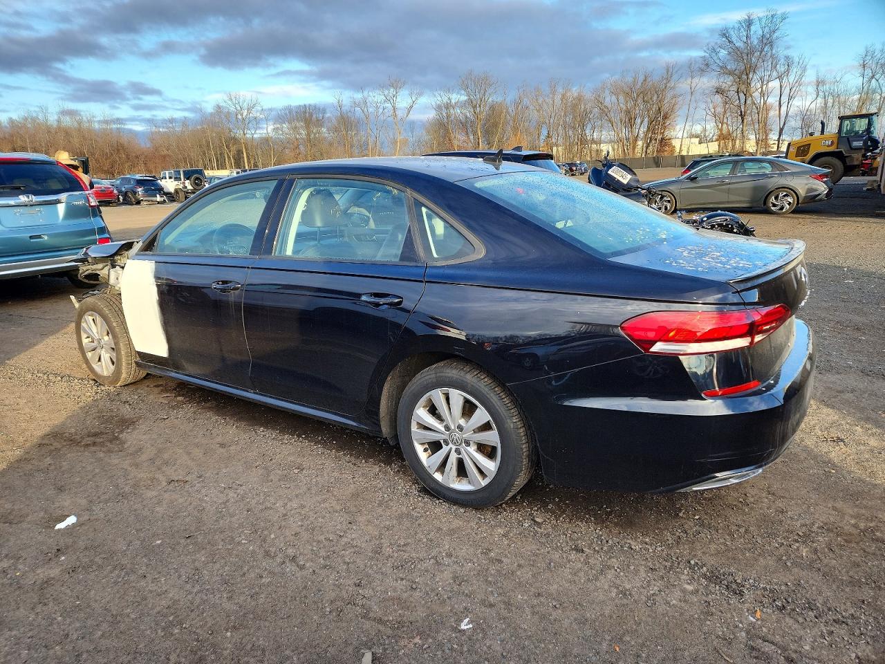 2020 VOLKSWAGEN PASSAT R-LINE photo 2