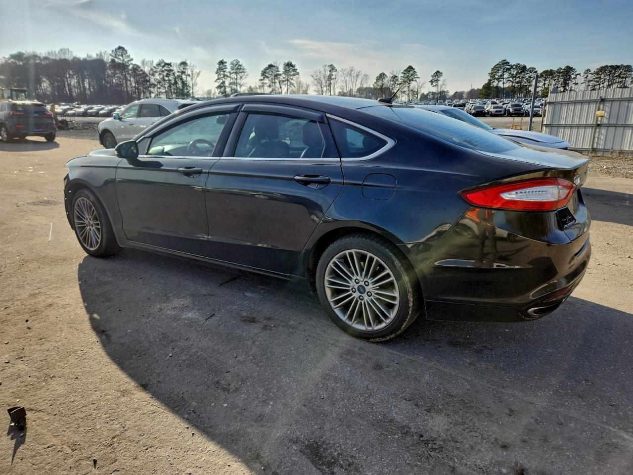 2014 FORD FUSION SE photo 2