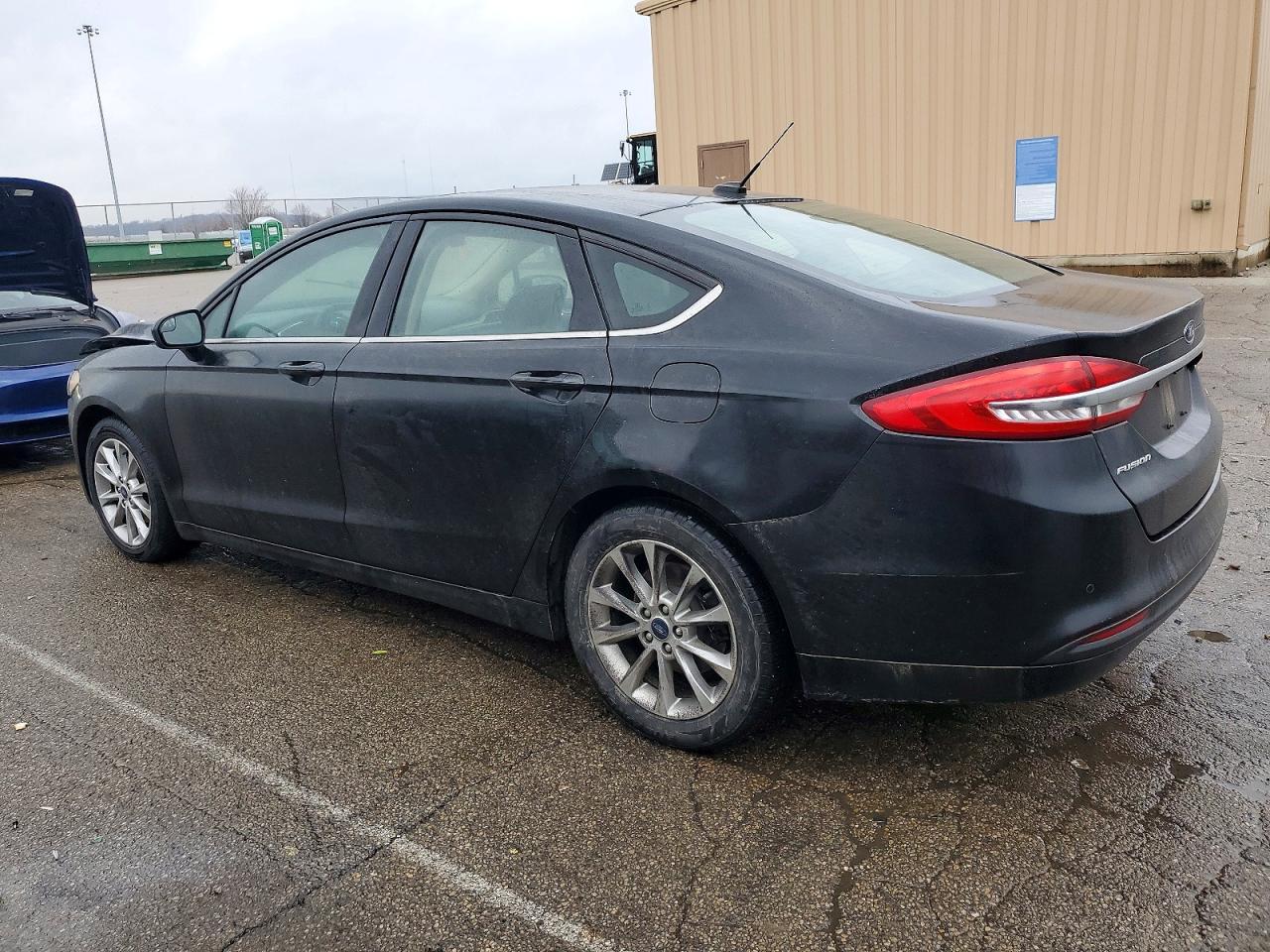 2017 FORD FUSION SE photo 2