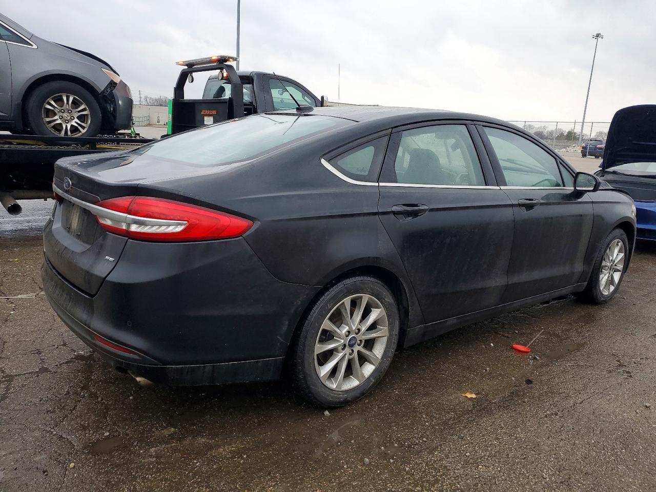 2017 FORD FUSION SE photo 3