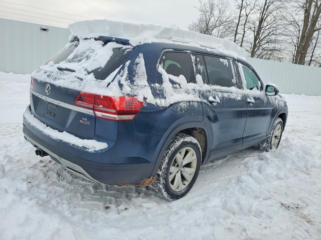 2018 VOLKSWAGEN ATLAS SE photo 3
