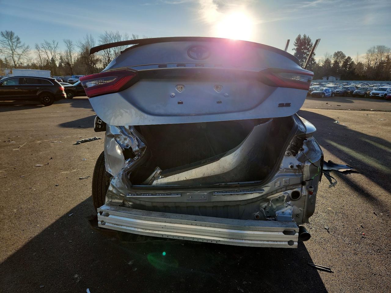 2021 TOYOTA CAMRY SE photo 6