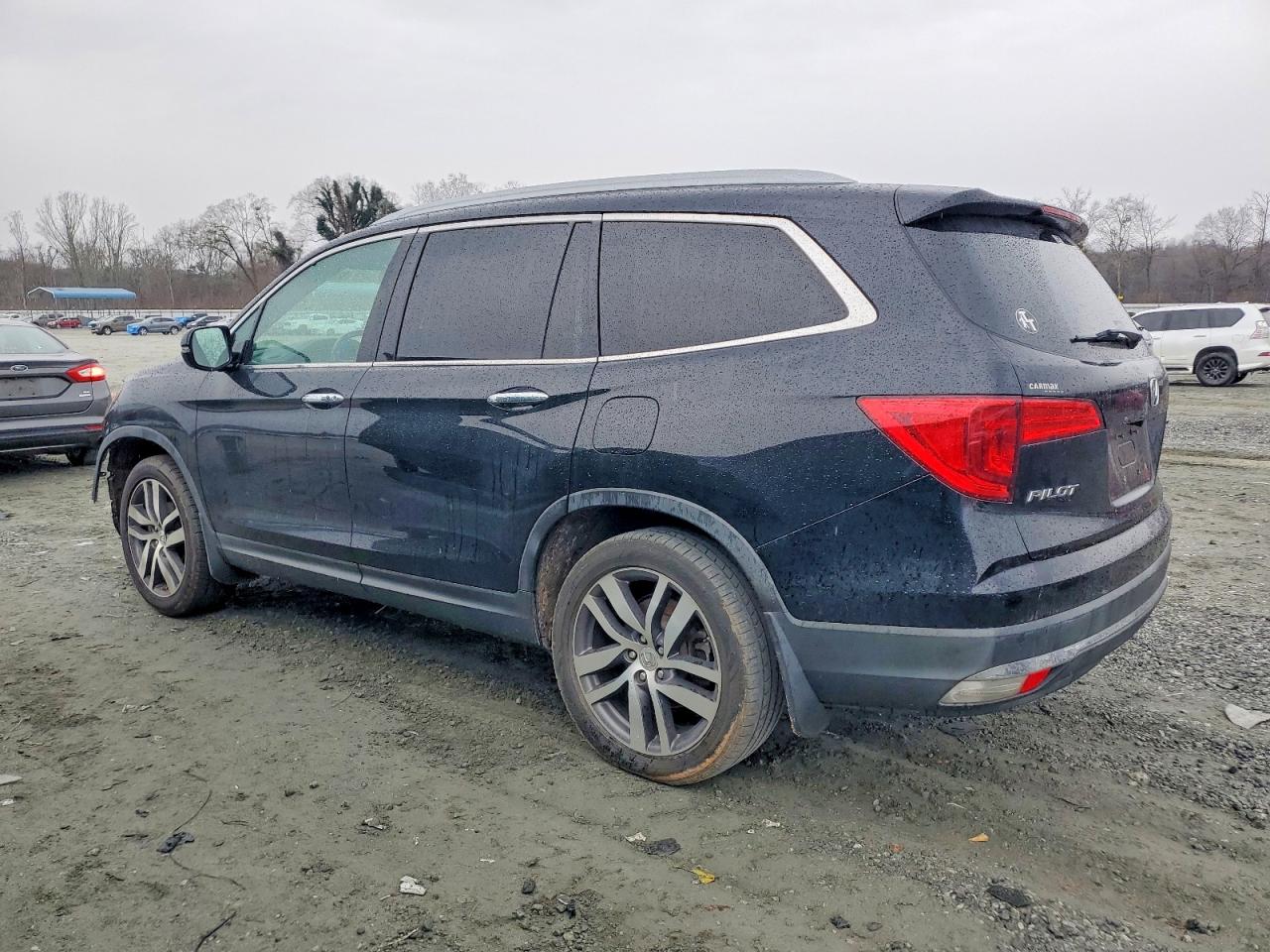 2016 HONDA PILOT TOURING photo 4