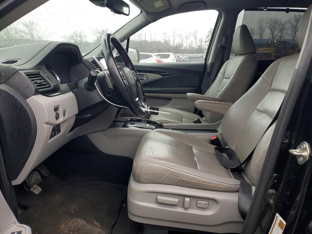 2016 HONDA PILOT TOURING photo 19
