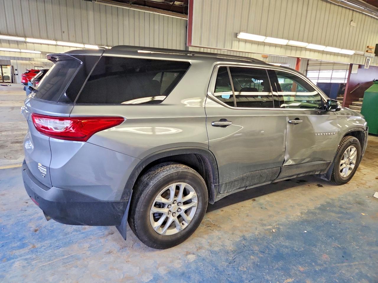 2019 CHEVROLET TRAVERSE LT photo 3