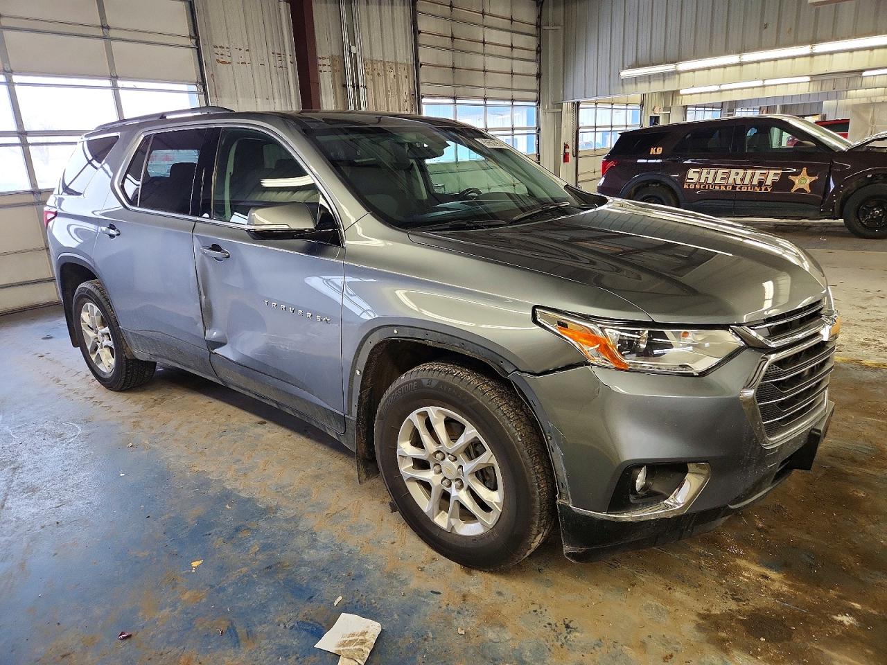 2019 CHEVROLET TRAVERSE LT photo 4