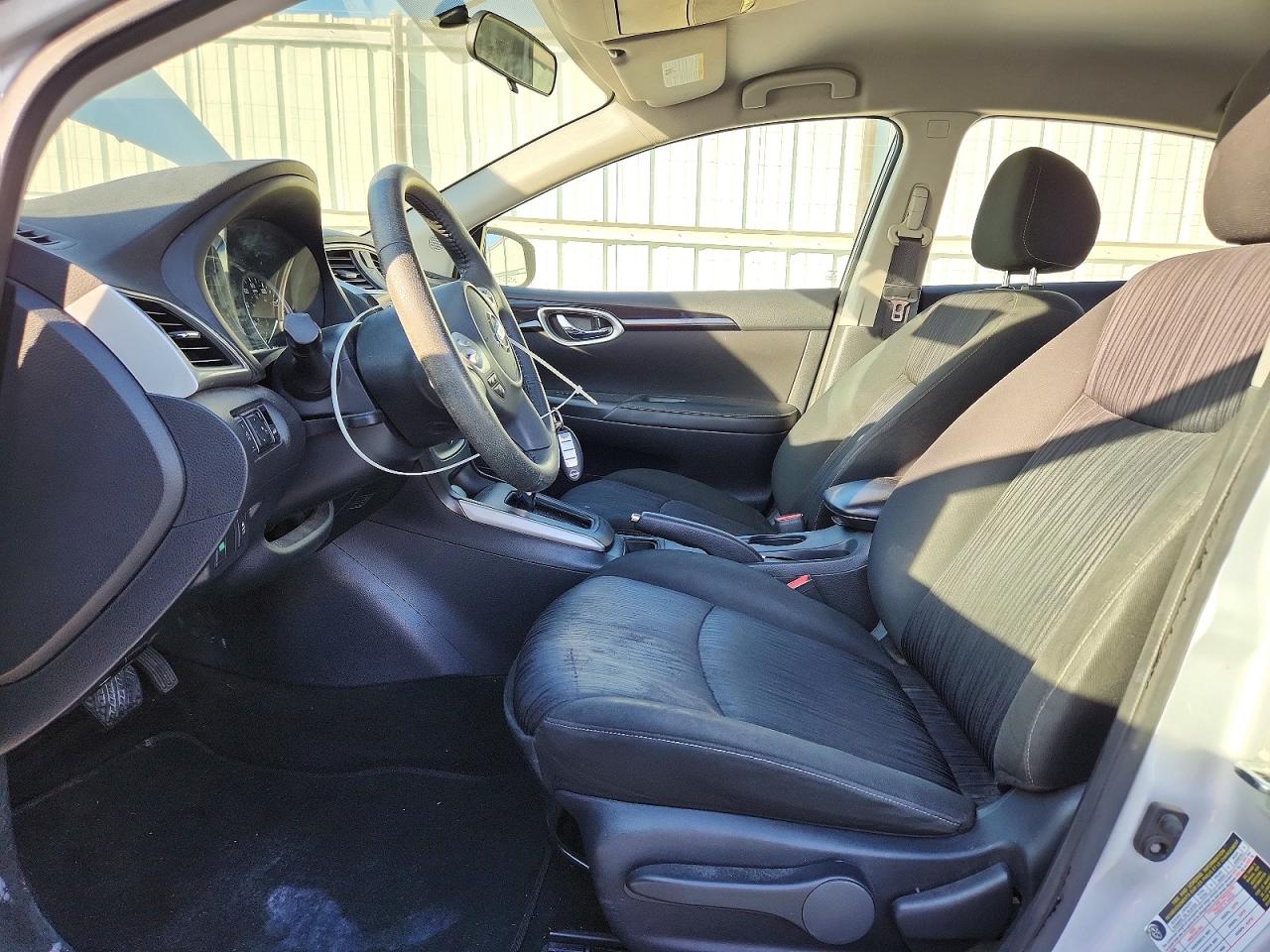 2019 NISSAN SENTRA S photo 7