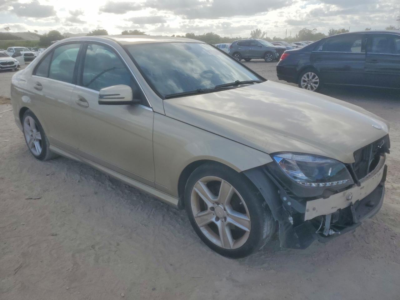 2010 MERCEDES-BENZ C 300 photo 4