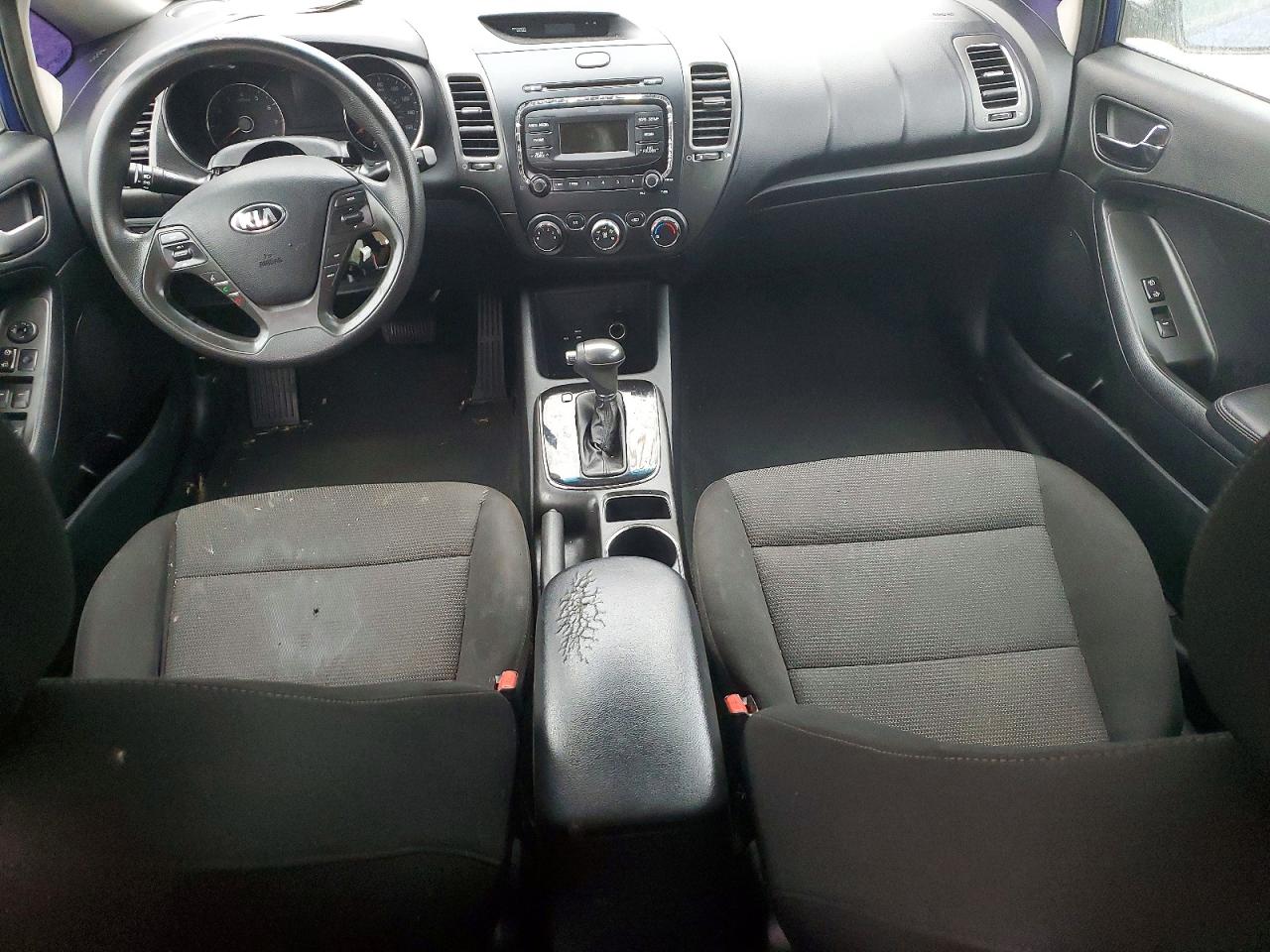 2017 KIA FORTE LX photo 8