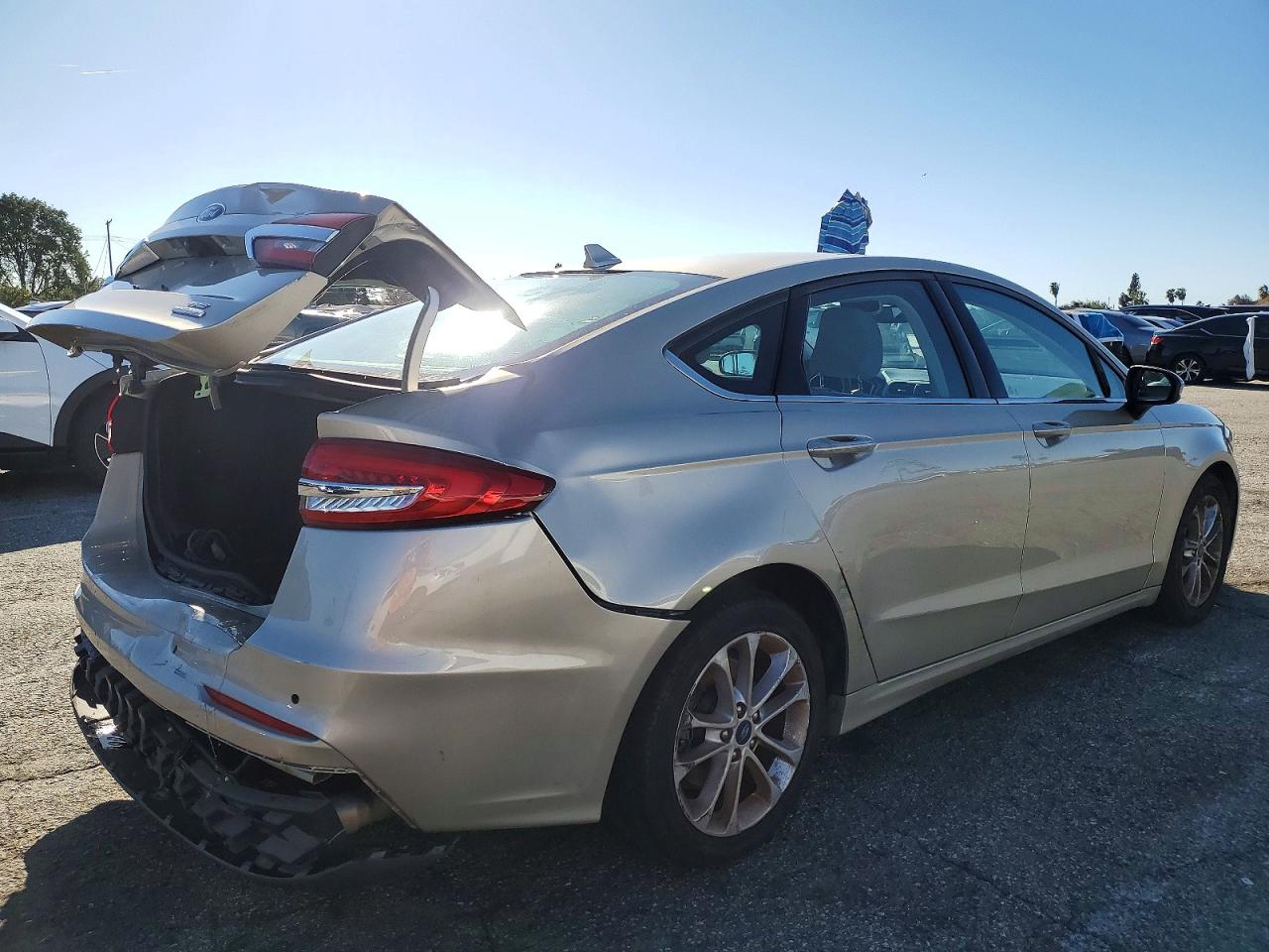 2019 FORD FUSION SE photo 3