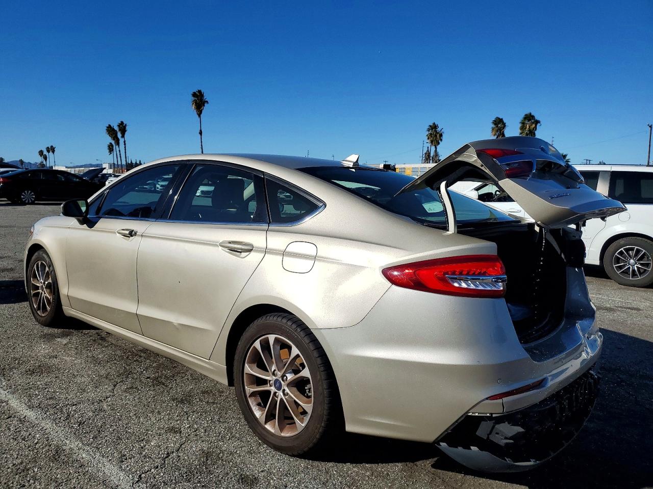 2019 FORD FUSION SE photo 2