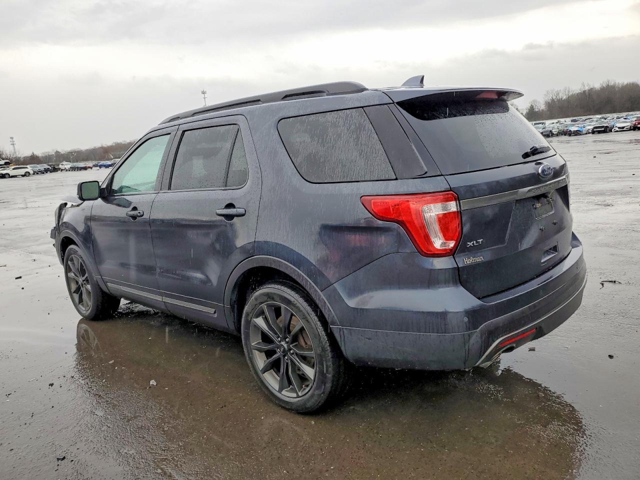2017 FORD EXPLORER XLT photo 2
