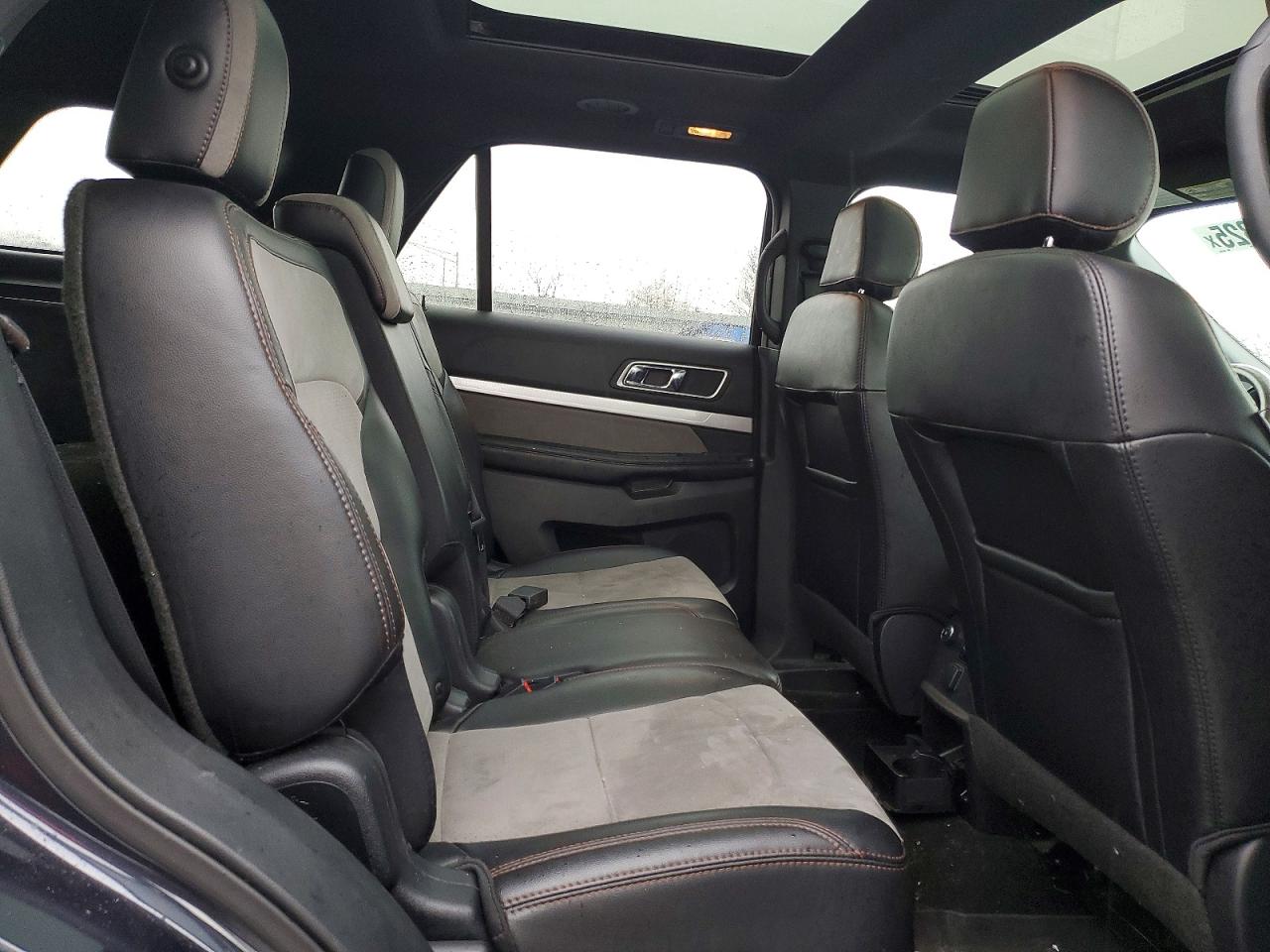 2017 FORD EXPLORER XLT photo 11