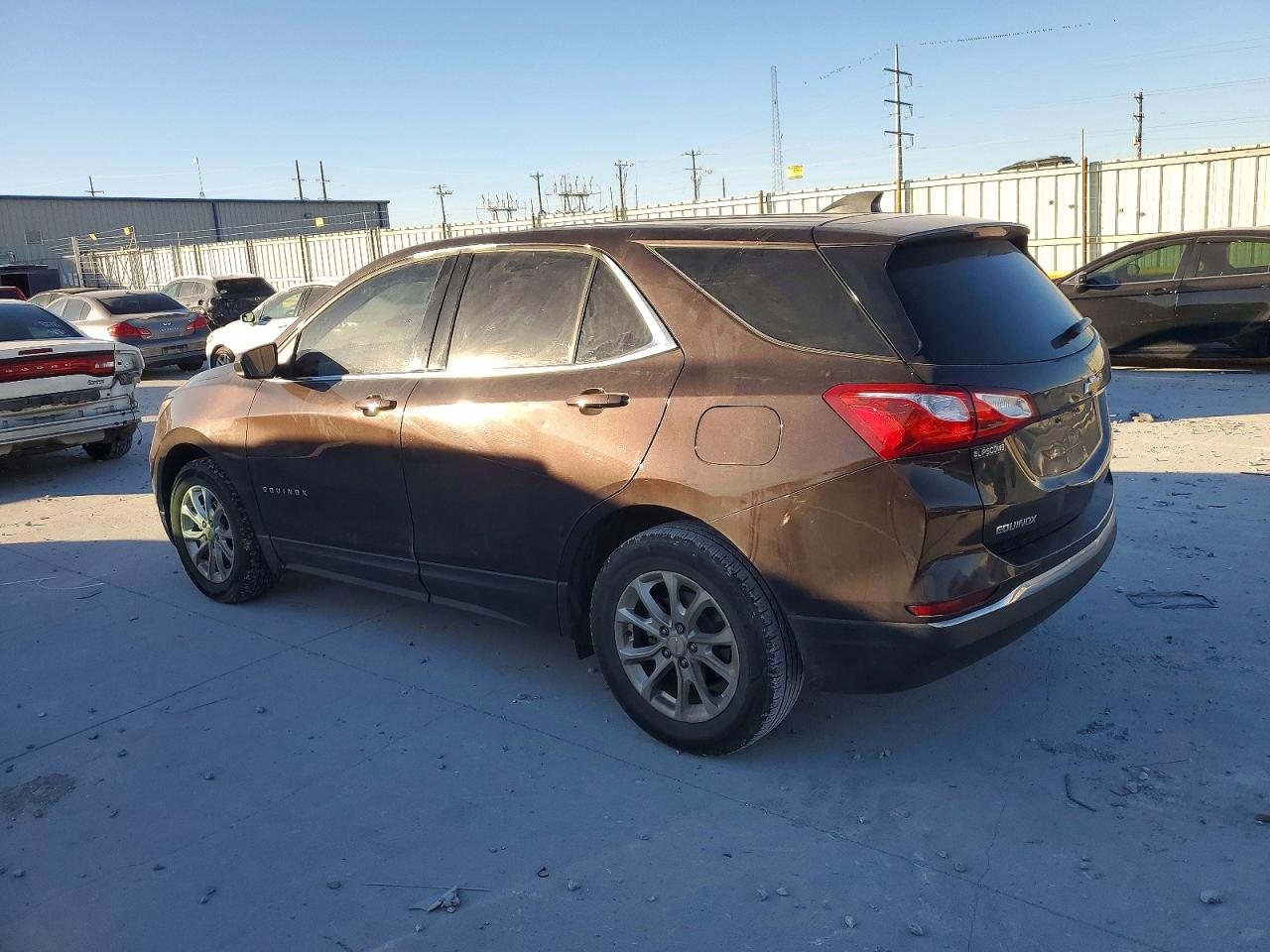 2020 CHEVROLET EQUINOX LT photo 2