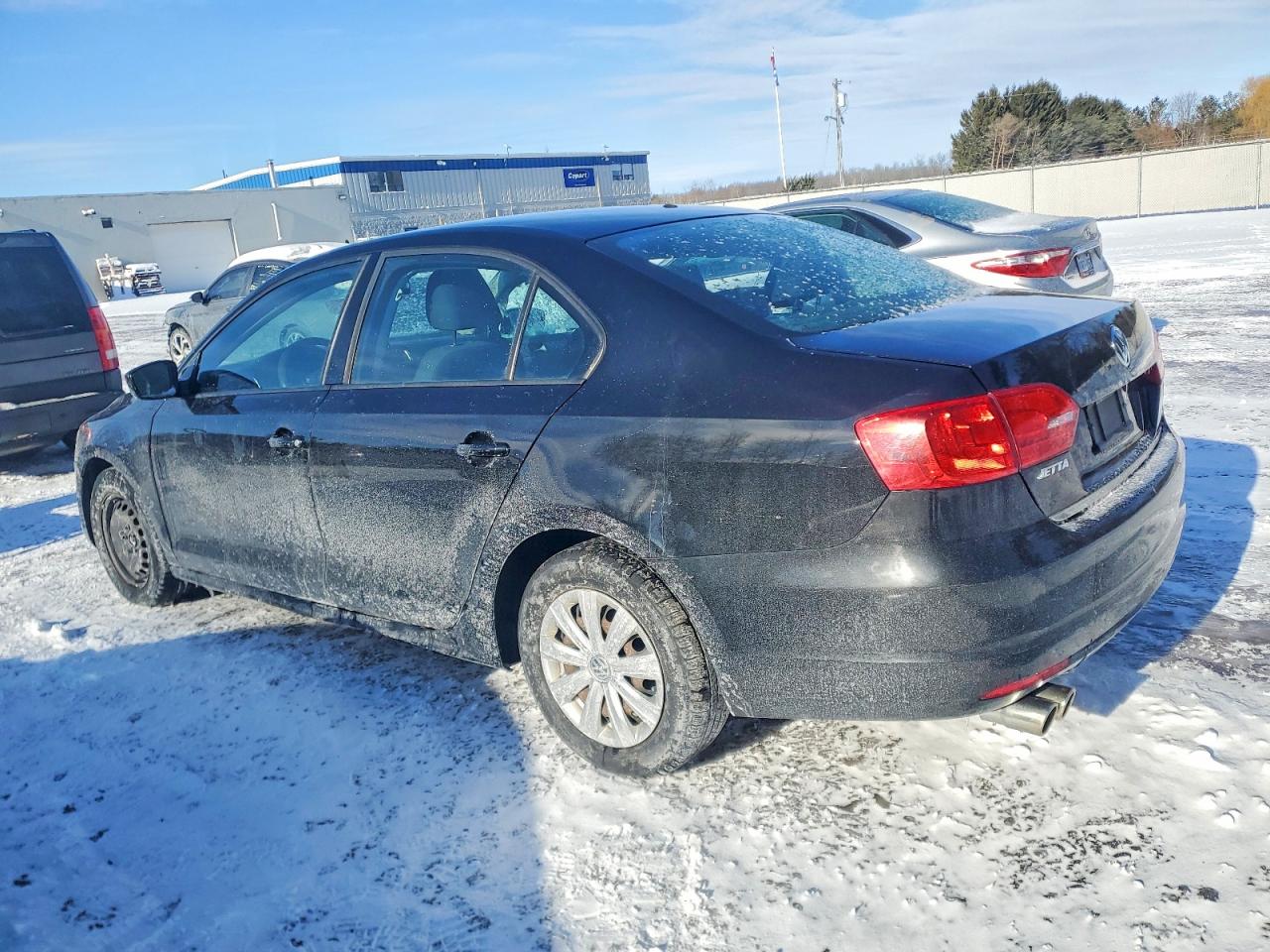 2013 VOLKSWAGEN JETTA BASE photo 2