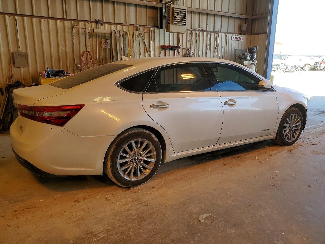 2016 TOYOTA AVALON HYBRID photo 3