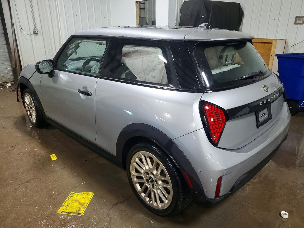 2025 MINI COOPER BASE photo 2