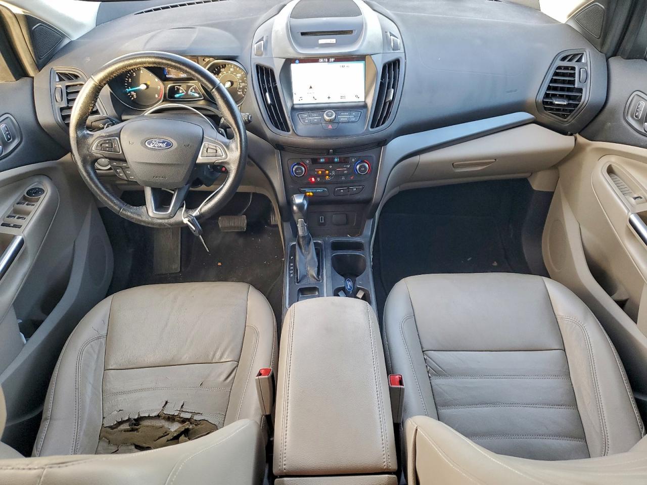 2017 FORD ESCAPE SE photo 8