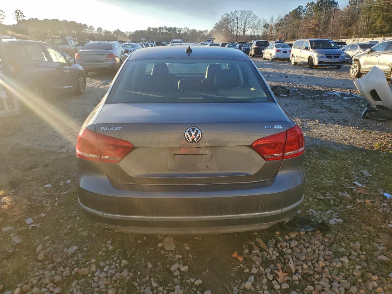 2014 VOLKSWAGEN PASSAT SEL photo 6