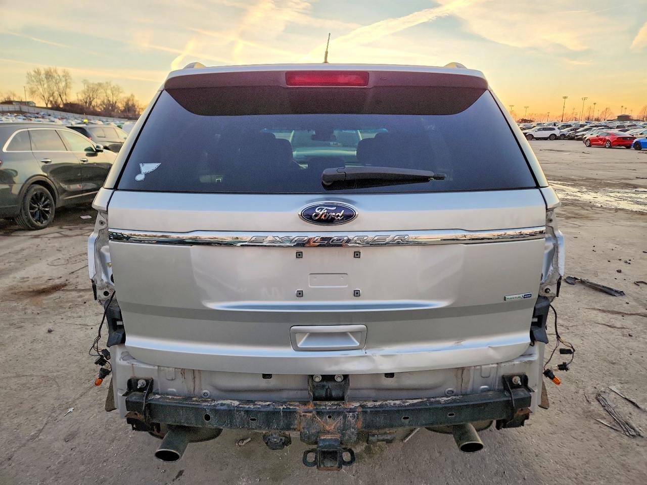 2013 FORD EXPLORER photo 6