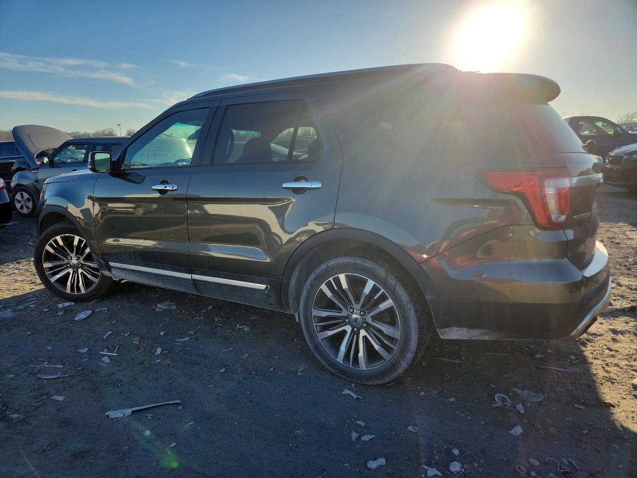 2016 FORD EXPLORER PLATINUM photo 2
