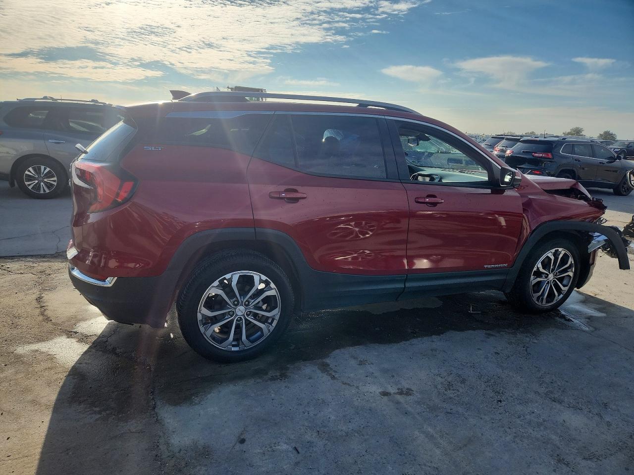 2018 GMC TERRAIN SLT photo 3