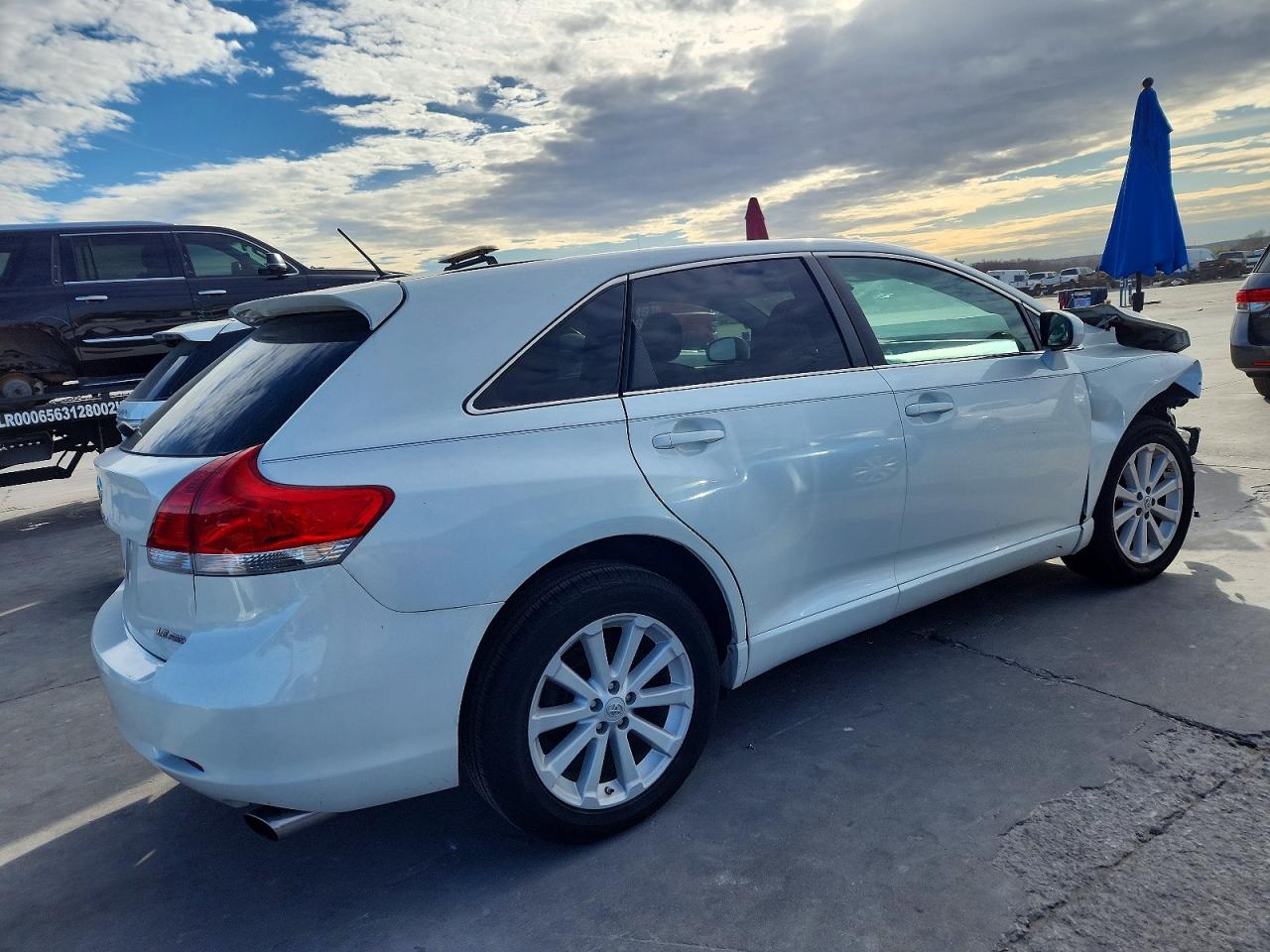 2012 TOYOTA VENZA LE photo 3
