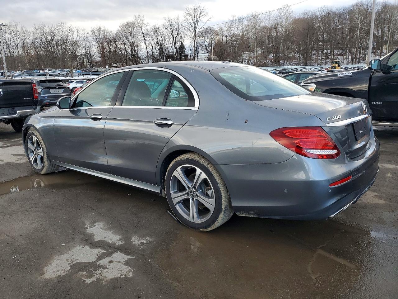 2018 MERCEDES-BENZ E 300 4MATIC photo 2