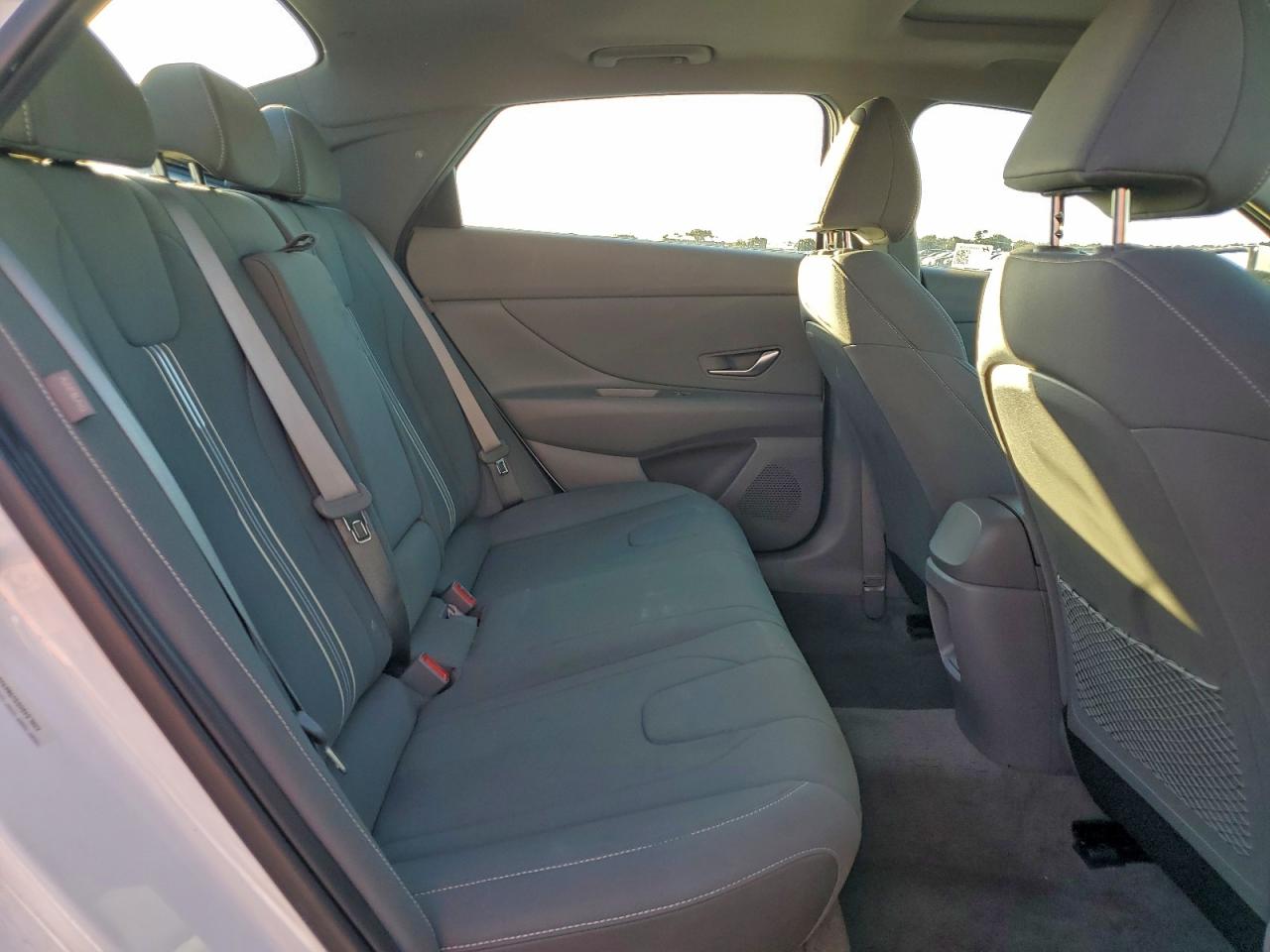 2025 HYUNDAI ELANTRA SEL photo 10