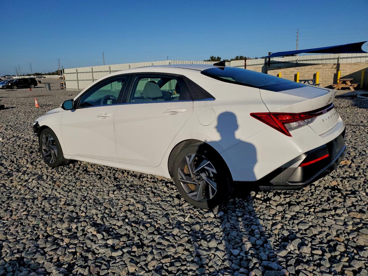 2025 HYUNDAI ELANTRA SEL photo 2