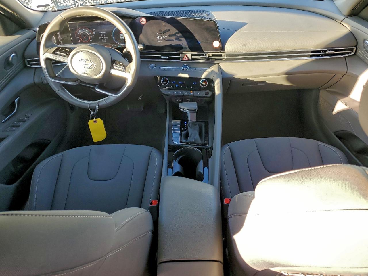 2025 HYUNDAI ELANTRA SEL photo 8