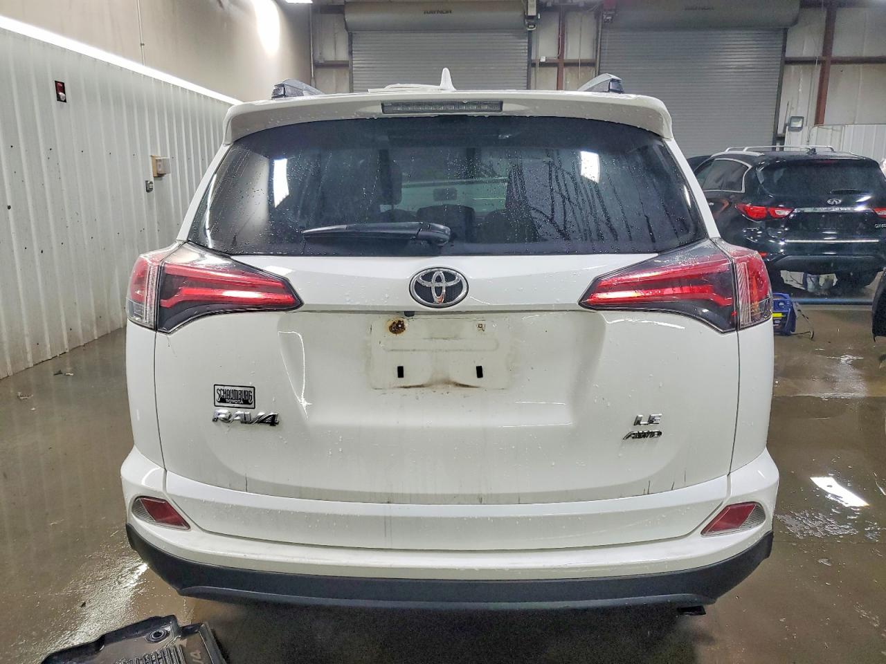 2018 TOYOTA RAV4 LE photo 6