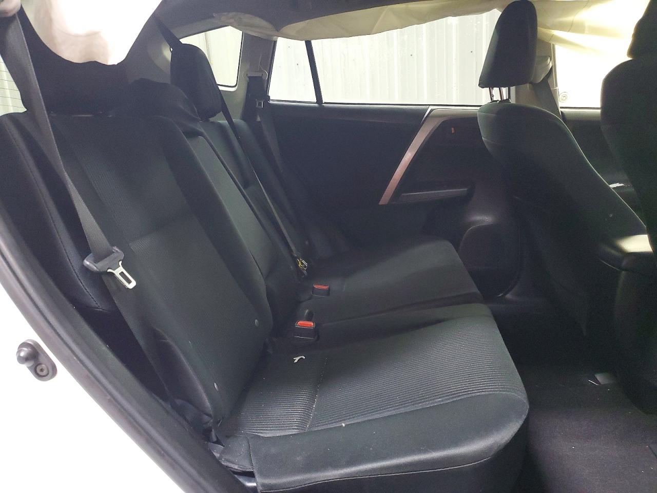 2018 TOYOTA RAV4 LE photo 11
