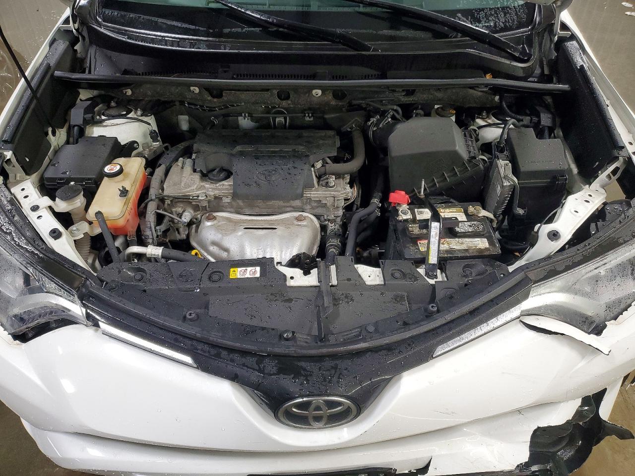 2018 TOYOTA RAV4 LE photo 12