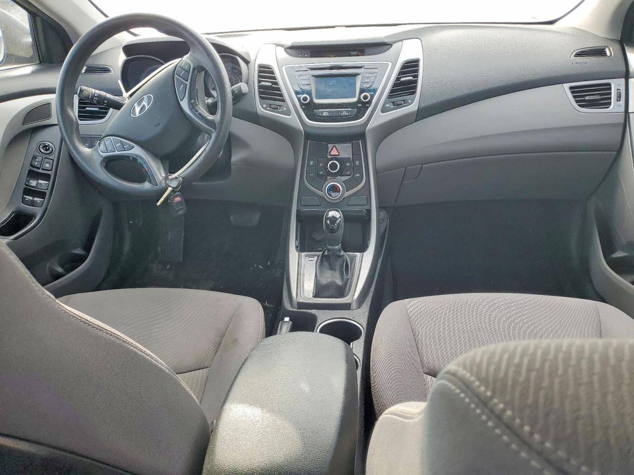 2016 HYUNDAI ELANTRA SE photo 8