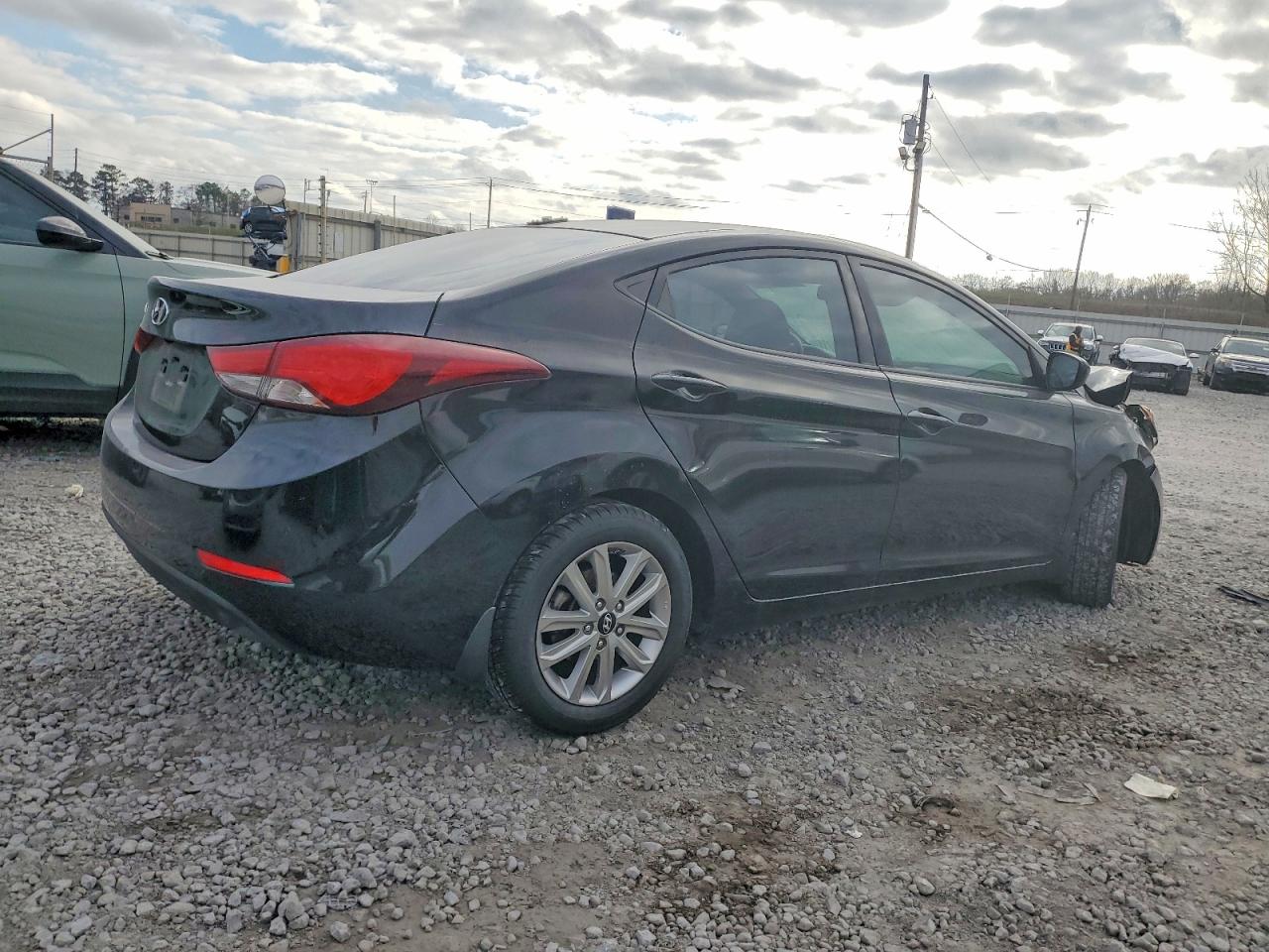 2016 HYUNDAI ELANTRA SE photo 3