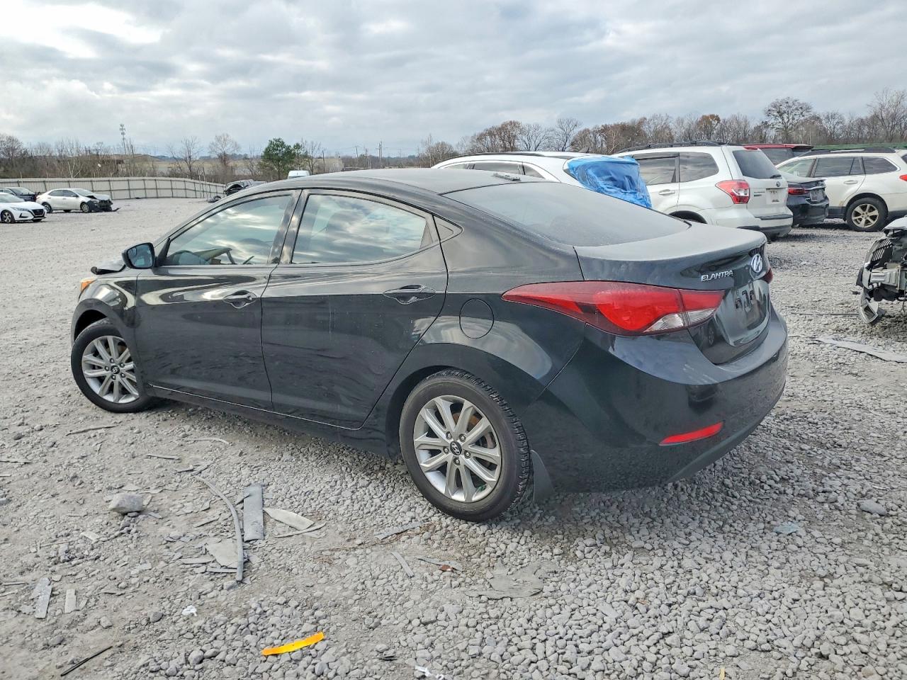 2016 HYUNDAI ELANTRA SE photo 2