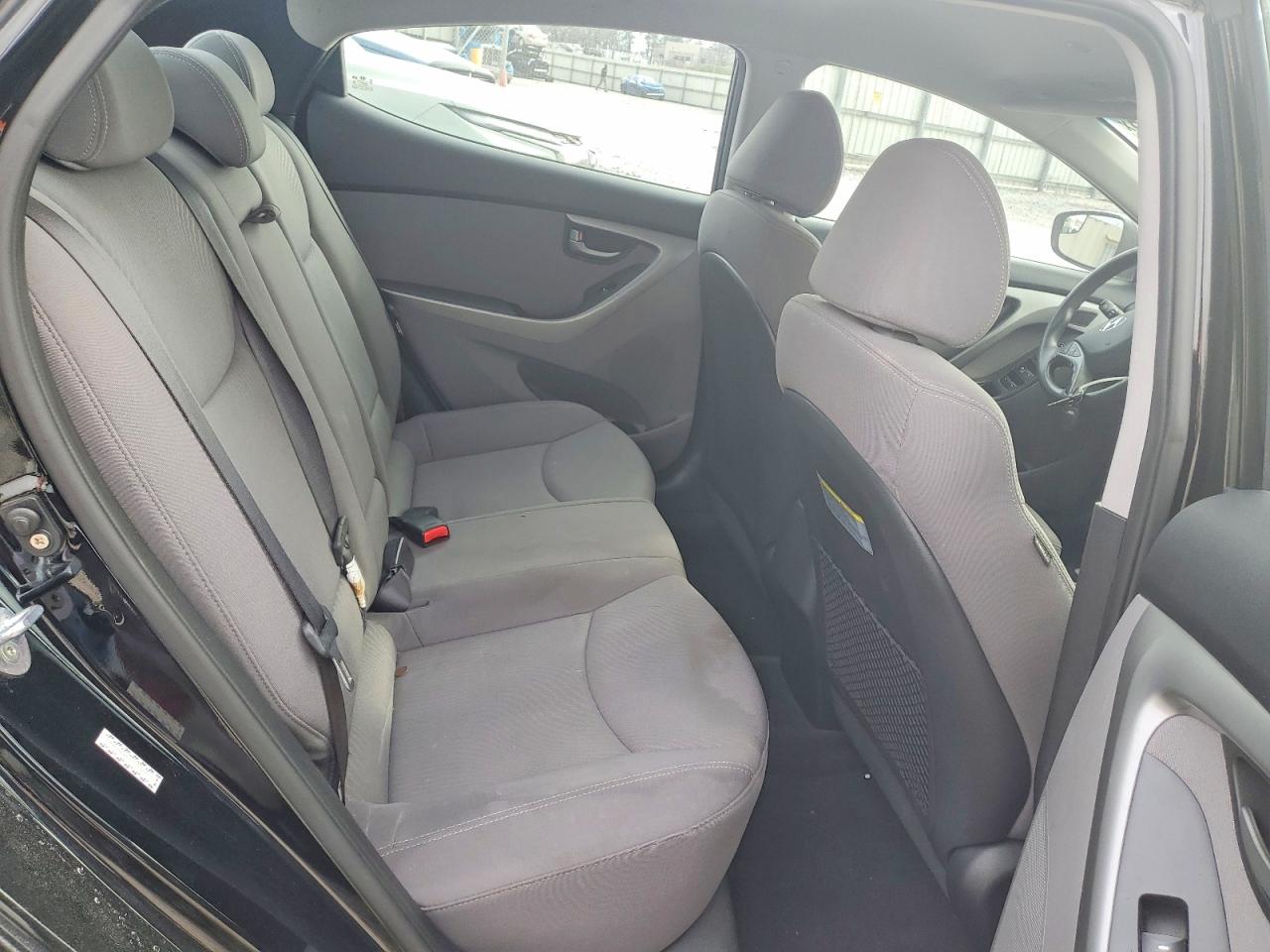 2016 HYUNDAI ELANTRA SE photo 10