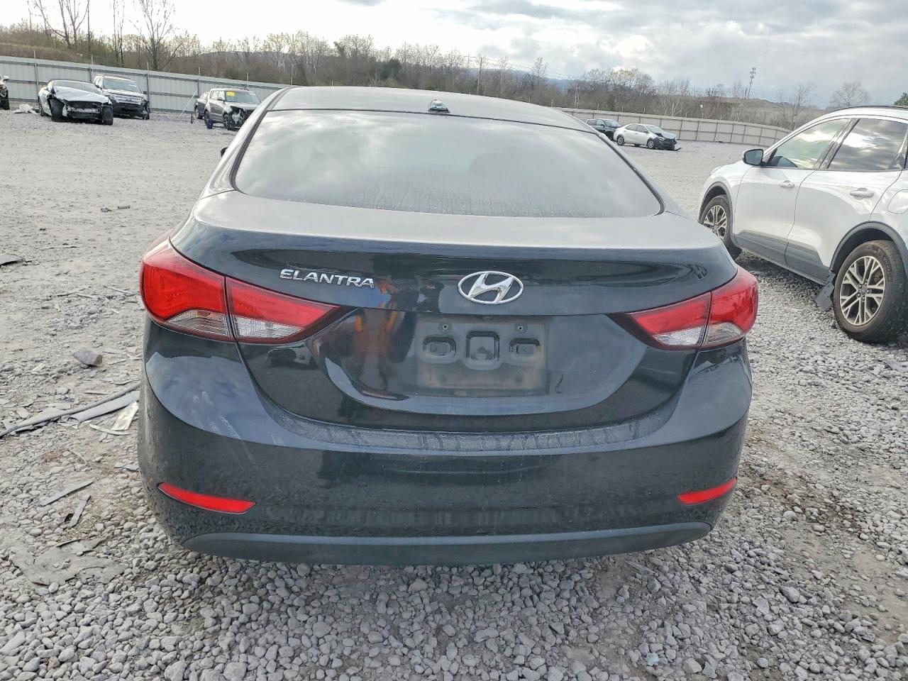 2016 HYUNDAI ELANTRA SE photo 6