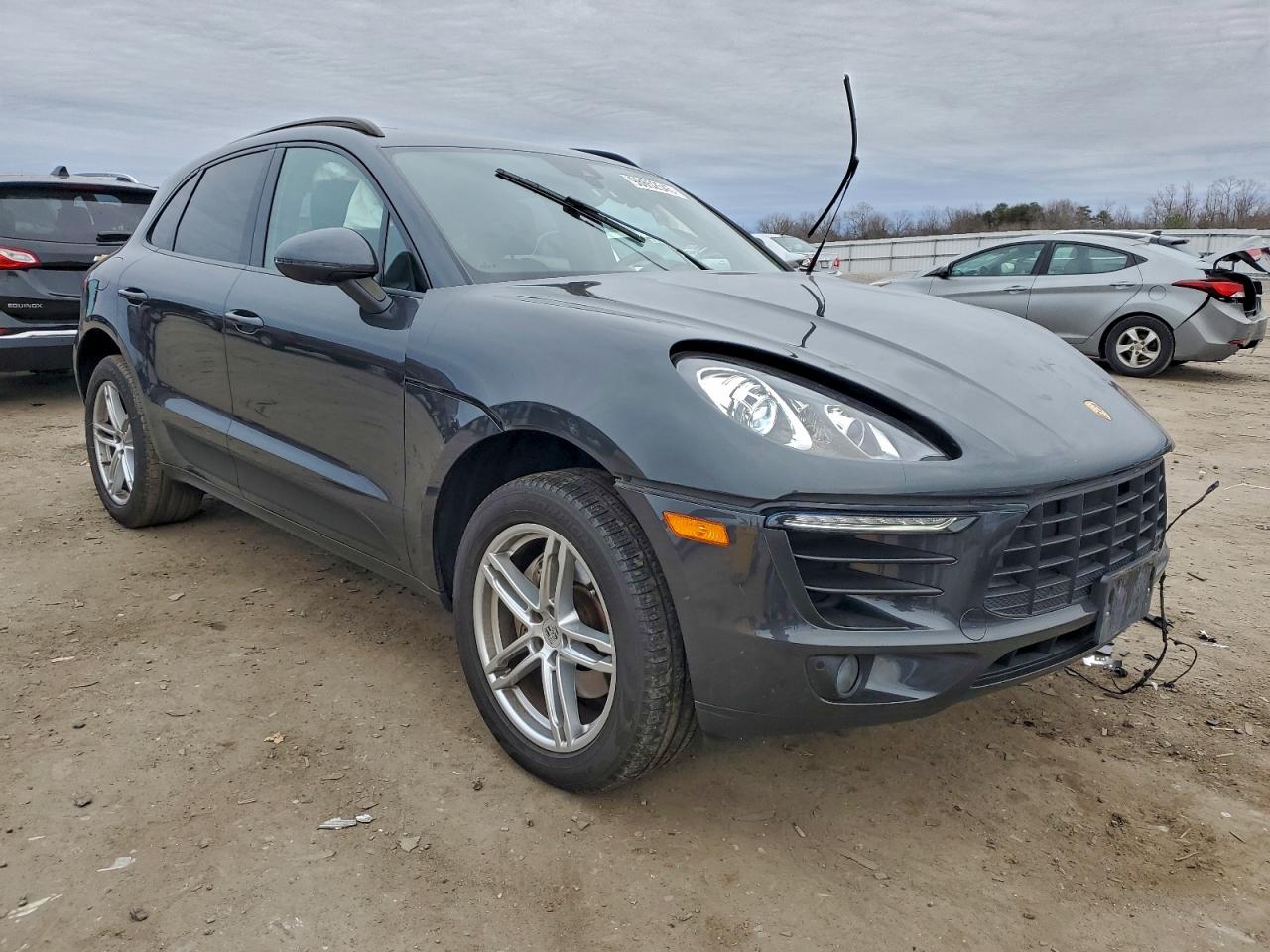 2018 PORSCHE MACAN photo 4