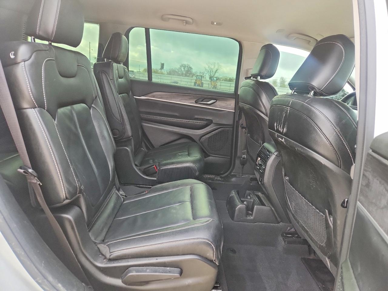 2023 JEEP GRAND CHEROKEE L LIMITED photo 11